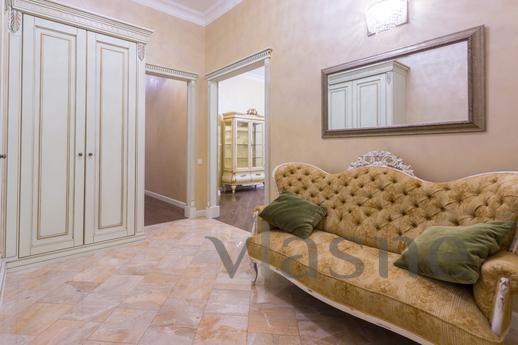 Luxury apartment with garden view, Saint Petersburg - apartment by the day