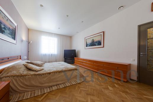 hth24 apartmeпts, parking, Nevsky pr., Saint Petersburg - apartment by the day