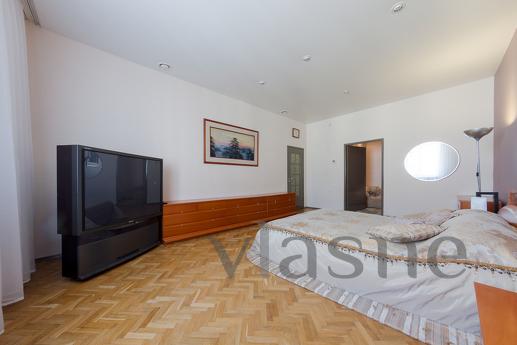 hth24 apartmeпts, parking, Nevsky pr., Saint Petersburg - apartment by the day