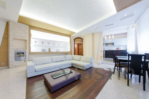 One bedroom
Address:Italian 33
District:Central
Floor:4/4
El