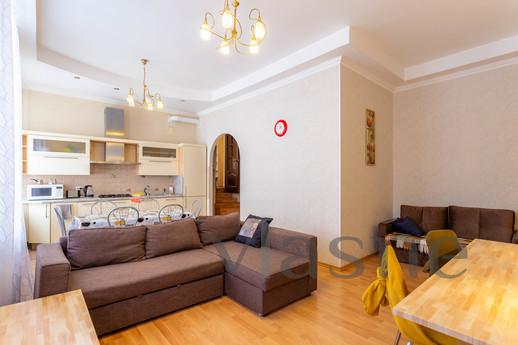 4-room apartment on Nevsky prospect 106, Saint Petersburg - apartment by the day