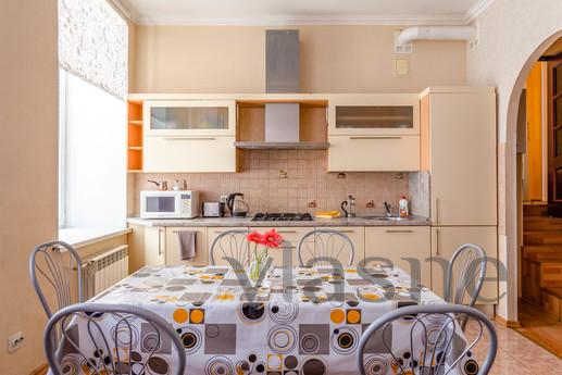 4-room apartment on Nevsky prospect 106, Saint Petersburg - apartment by the day