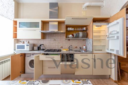 4-room apartment on Nevsky prospect 106, Saint Petersburg - apartment by the day