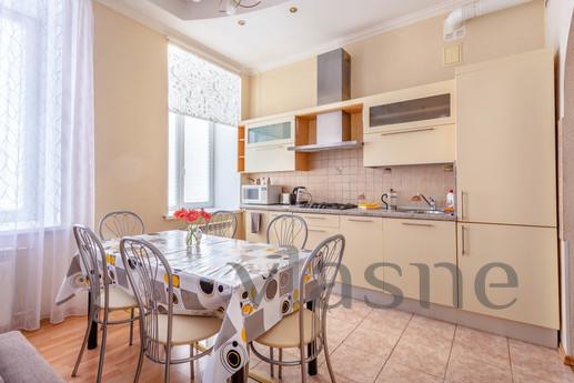 4-room apartment on Nevsky prospect 106, Saint Petersburg - apartment by the day