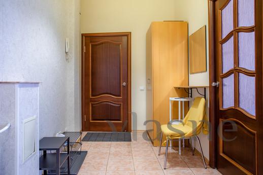 4-room apartment on Nevsky prospect 106, Saint Petersburg - apartment by the day
