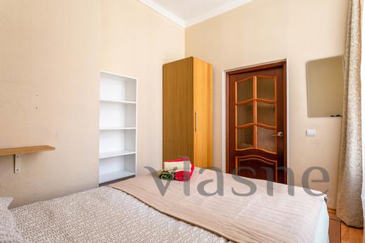 4-room apartment on Nevsky prospect 106, Saint Petersburg - apartment by the day