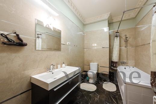 Elegant apartment on Nevsky 81, Saint Petersburg - apartment by the day
