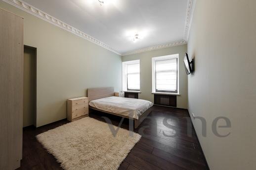 Elegant apartment on Nevsky 81, Saint Petersburg - apartment by the day