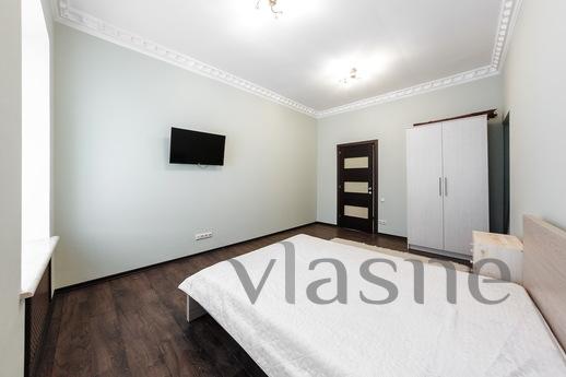 Elegant apartment on Nevsky 81, Saint Petersburg - apartment by the day