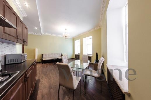 Elegant apartment on Nevsky 81, Saint Petersburg - apartment by the day