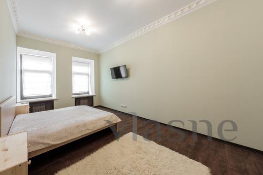 Elegant apartment on Nevsky 81, Saint Petersburg - apartment by the day
