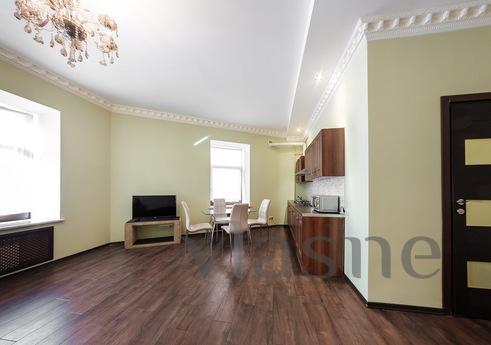 Elegant apartment on Nevsky 81, Saint Petersburg - apartment by the day
