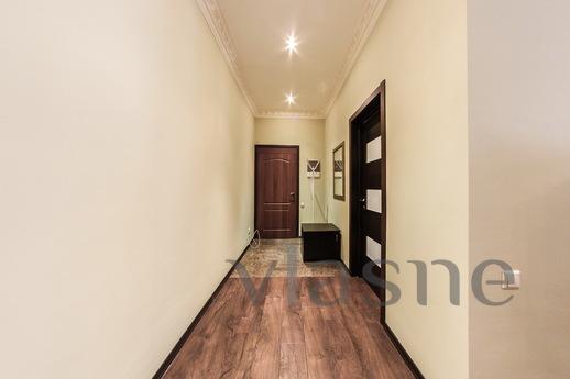 Elegant apartment on Nevsky 81, Saint Petersburg - apartment by the day