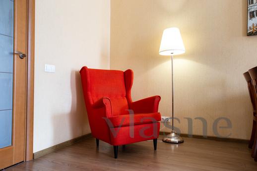 A huge bright apartment on Pestel, 14, Saint Petersburg - apartment by the day