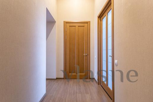 A huge bright apartment on Pestel, 14, Saint Petersburg - apartment by the day