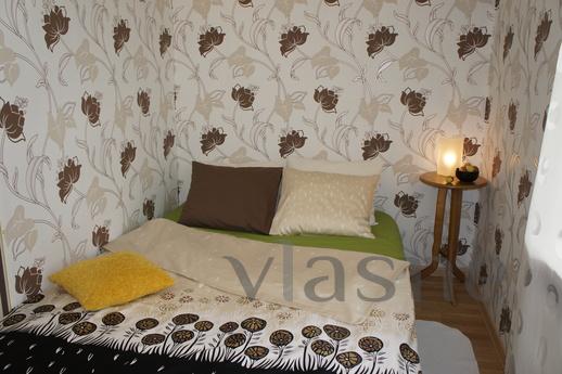 Center Yekaterinburg, good repair, Wi-Fi, Yekaterinburg - apartment by the day