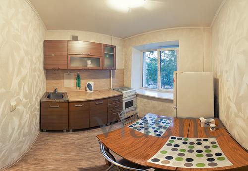 One bedroom apartment on the subway line, Novosibirsk - apartment by the day