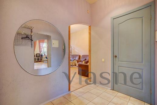 2 bedroom apartment in center, Saint Petersburg - apartment by the day