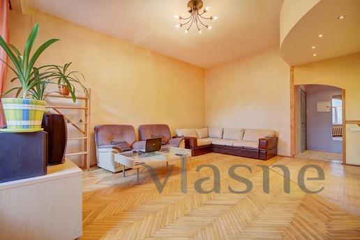 2 bedroom apartment in center, Saint Petersburg - apartment by the day
