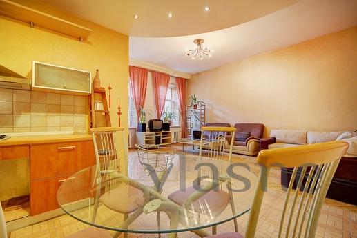 2 bedroom apartment in center, Saint Petersburg - apartment by the day