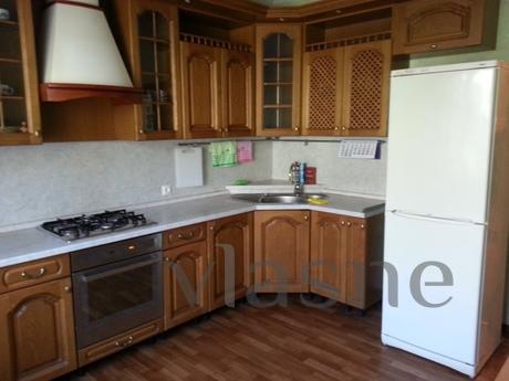 3-bedroom apartment on the night street,, Samara - apartment by the day