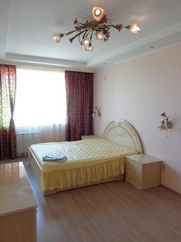 Owner. I rent by the hour cozy modern apartment for MJU. Own