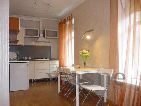 studio apartment on Liteyniy Avenu, Saint Petersburg - apartment by the day