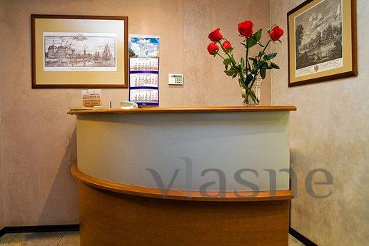 The main advantage of the hotel - convenient location: right
