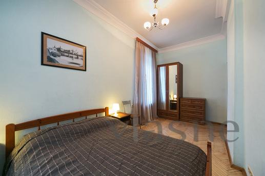 Novy Arbat 2-bedroom apartment, Moscow - apartment by the day