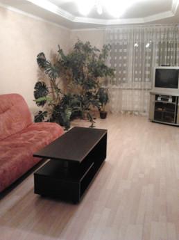 Two-bedroom apartment, brick house, the red line, quiet plac