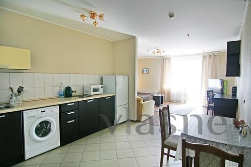 Studio in a luxury house, Perm - apartment by the day