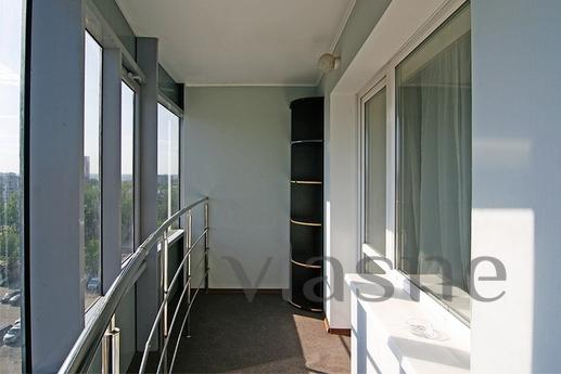 Studio in a luxury house, Perm - apartment by the day