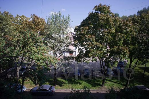 2kkv with balcony close to Metro, Saint Petersburg - apartment by the day