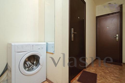 For tourists and business people, Saint Petersburg - apartment by the day