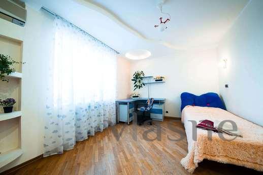 3 bedroom apartment on Pugacheva, Saratov - apartment by the day