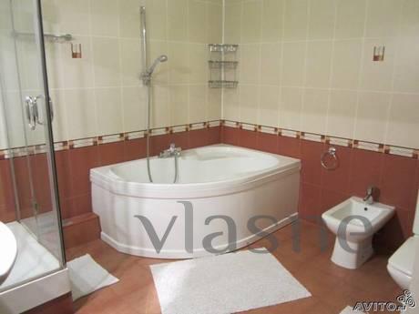 3 bedroom apartment 'Luxe', Rostov-on-Don - apartment by the day