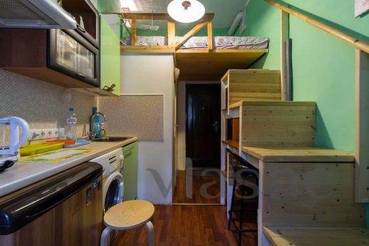 A small modern and very cozy studio apartment in 3 minutes f