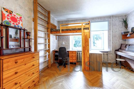 Apartments near the Hermitage, Saint Petersburg - apartment by the day