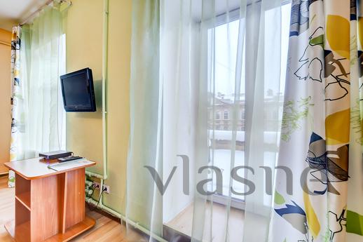 Studio apartment overlooking the Nevsky, Saint Petersburg - apartment by the day