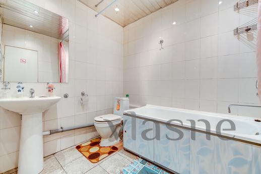 Studio apartment overlooking the Nevsky, Saint Petersburg - apartment by the day