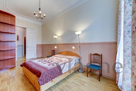 2-bedroom apartment in the center, Saint Petersburg - apartment by the day