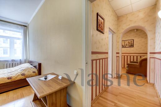 Spacious 2-bedroom apartment, Saint Petersburg - apartment by the day