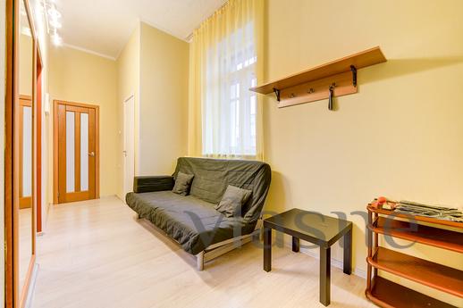 2-bedroom apartment near the metro, Saint Petersburg - apartment by the day