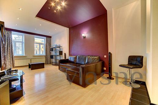 Luxurious 2-room VIP apartment with designer renovated in th