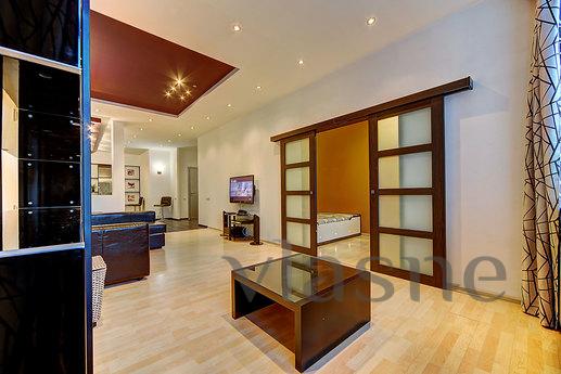 The apartment is renovated in center, Saint Petersburg - apartment by the day