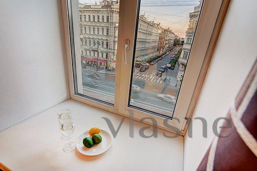 The apartment is renovated in center, Saint Petersburg - apartment by the day