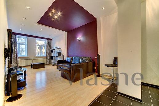 The apartment is renovated in center, Saint Petersburg - apartment by the day