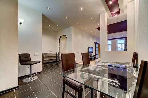 The apartment is renovated in center, Saint Petersburg - apartment by the day