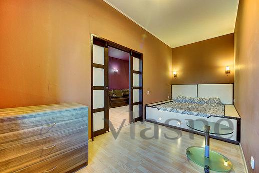 The apartment is renovated in center, Saint Petersburg - apartment by the day