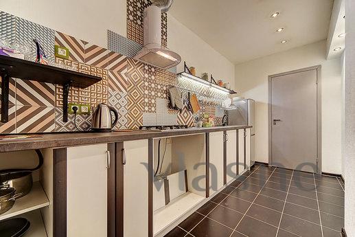 The apartment is renovated in center, Saint Petersburg - apartment by the day